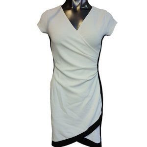 Almost Famous Women's White/Black Body Con V-Neck Short Sleeve Dress Large